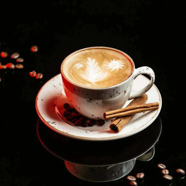Cappuccino Boabe Cafea Bețe Scorțișoară — Fotografie, imagine de stoc