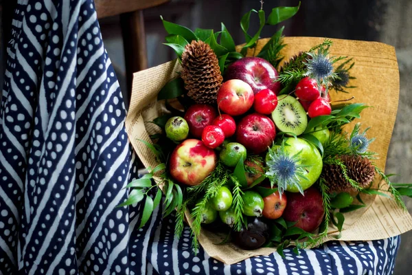 Gyümölcscsokor Vegyes Gyümölcsökből — Stock Fotó