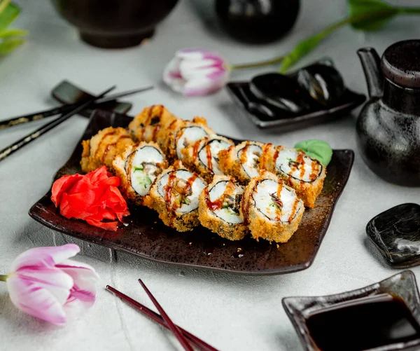 Tempura Sushi Frit Sur Table — Photo