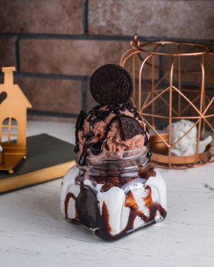 Oeo 'lu çikolatalı dondurma