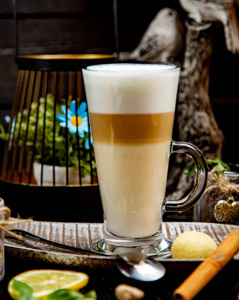 Latte Caramel Sur Table — Photo