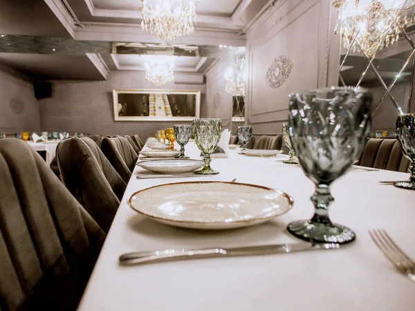 Close Empty Restaurant Dinner Table — Stock Photo, Image
