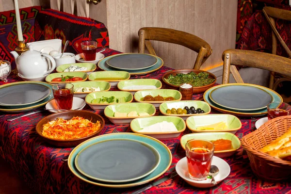 Diseño Del Desayuno Azugosjani Restaurante Con Manteles Estilo Tradicional — Foto de Stock