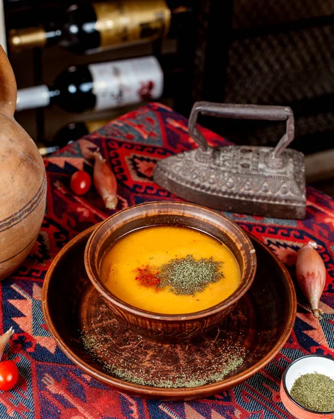 Сочевичний Суп Сушеними Травами — стокове фото