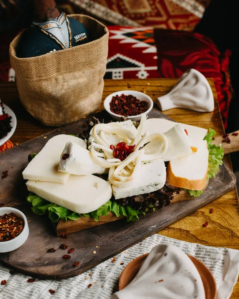 Placă Brânză Georgiană Masă — Fotografie, imagine de stoc