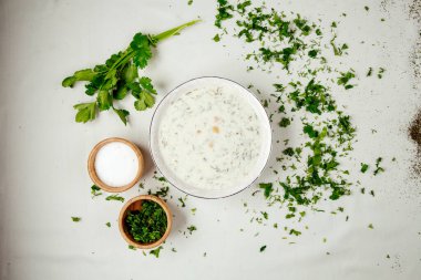 Masada taze güvercin var.