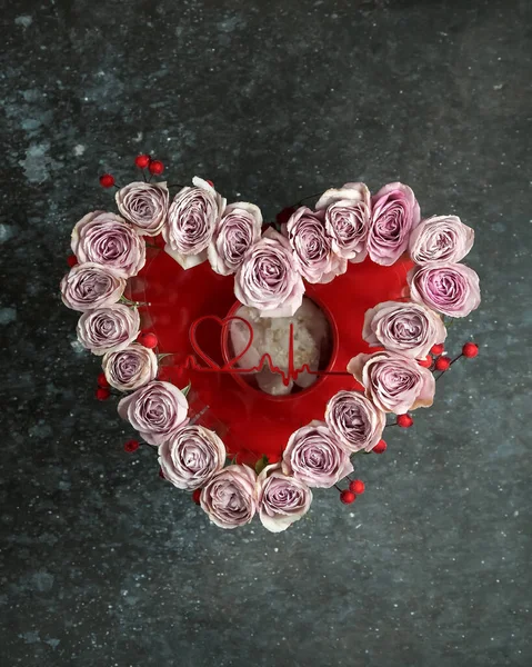 Κορυφή Άποψη Floral Διακόσμηση Καρδιά Σχήμα Ανοιχτό Ροζ Τριαντάφυλλα — Φωτογραφία Αρχείου