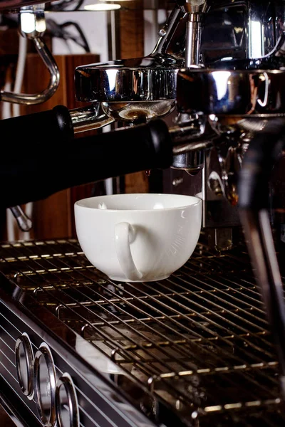 White Cup Coffee Mashine — Stock Photo, Image