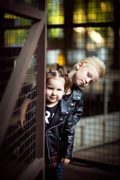 스타일의 유행하는 어린이 공원을 음악가들 — 스톡 사진