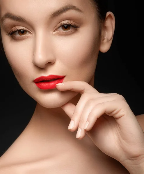 Closeup of Beautiful woman with evening make-up — Stock Photo, Image