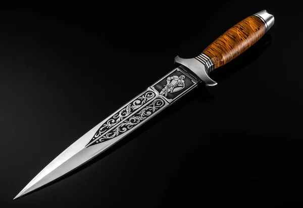 Hunting Knife on a black background. — Stock Photo, Image