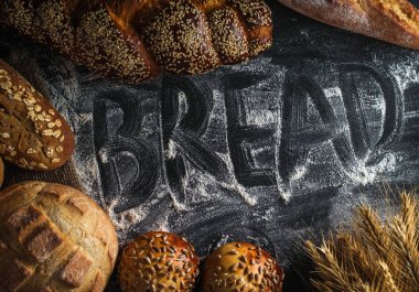 Taze ekmek ve yazıt ile 