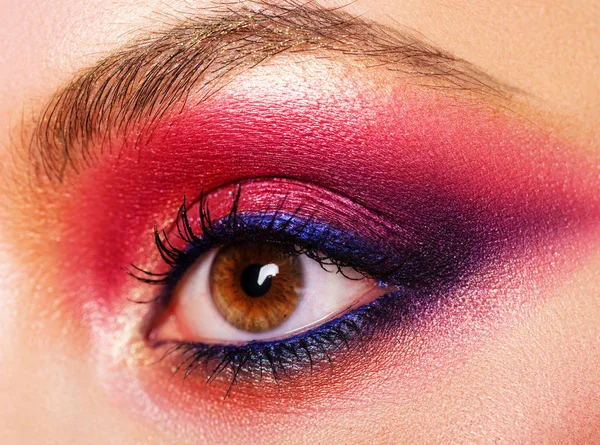 Close up eyes with bright makeup — Stock Photo, Image