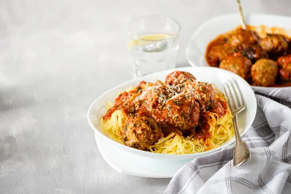 Delicious Homemade Meat Balls Tomato Sauce Spaghetti Copyspace — Stock Photo, Image