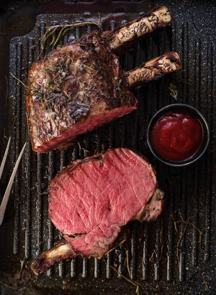 Pezzo Carne Alla Griglia Con Osso Una Padella Bistecca Fritta — Foto Stock