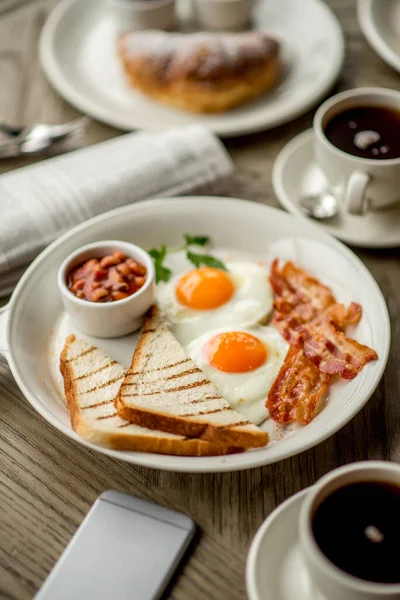 Petit Déjeuner Avec Pain Grillé Café Avec Jus Oeuf Lumière — Photo