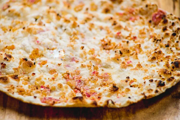 Geleneksel Hint ekmeği naan kafe mutfağı ahşap pano restoran mutfağı