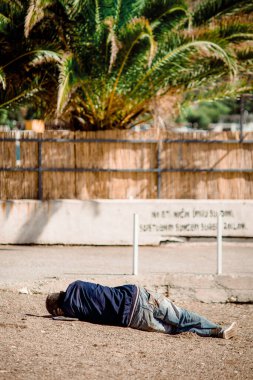 Evsiz Budva Kasabası Karadağ yaz tatili gezisine çıktı