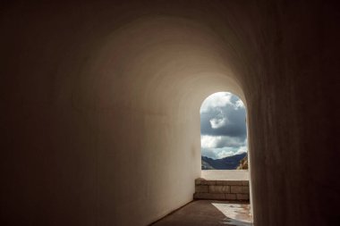 Lovcen Karadağ seyahati. Doğa yolculuğu. İlkbahar. 