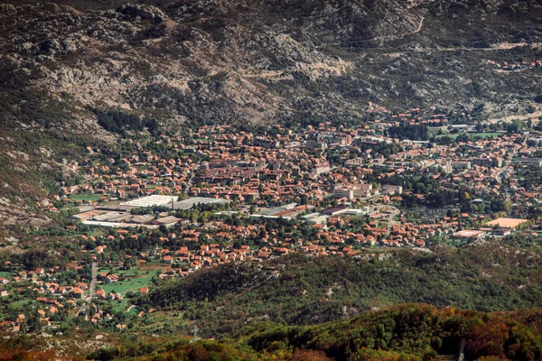 Lovcen Cetinje Karadağ tatil gezisi İlkbahar doğa köyü tepeleri