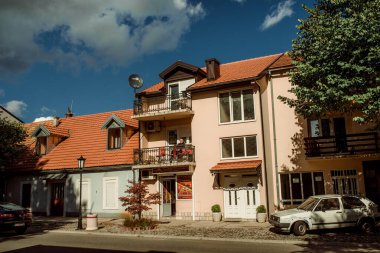 Lovcen Cetinje Karadağ tatil gezisi İlkbahar doğa köyü tepeleri