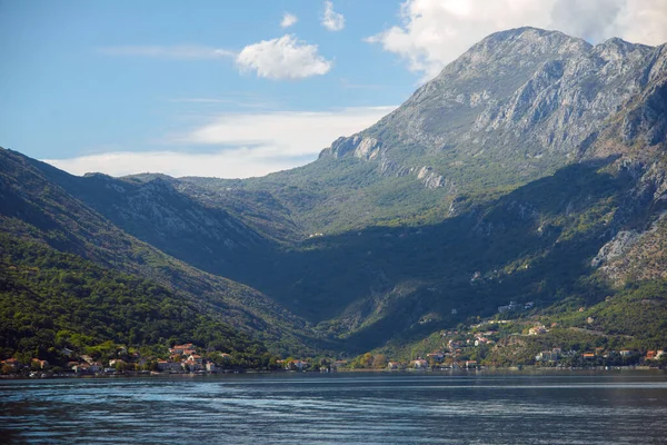 Zee Bergen Dobrota Montenegro Reis Zomer Lente Natuur Reis Stad — Stockfoto