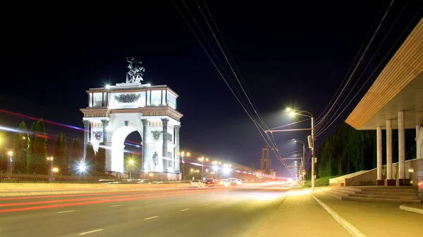 Kursk Arc Triomphe Nacht Stadtbeleuchtung Sommerabend George Der Siegreiche Denkmal — Stockfoto