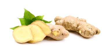 Parça ve dilim taze zencefil kökü