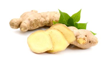 Bütün ve dilimlenmiş zencefil kökü 