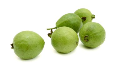 Guava meyvesi beyaz arkaplanda izole 