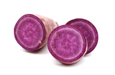 Beyaz arka plan üzerinde taze garnet yam 