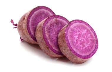 Beyaz arka plan üzerinde taze garnet yam