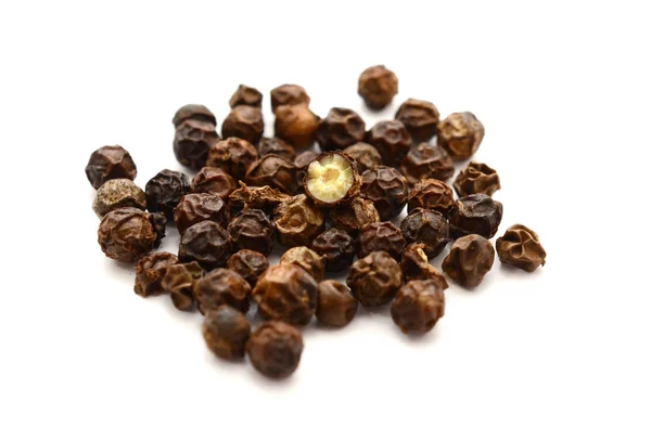 Peppercorns Isolado Branco — Fotografia de Stock