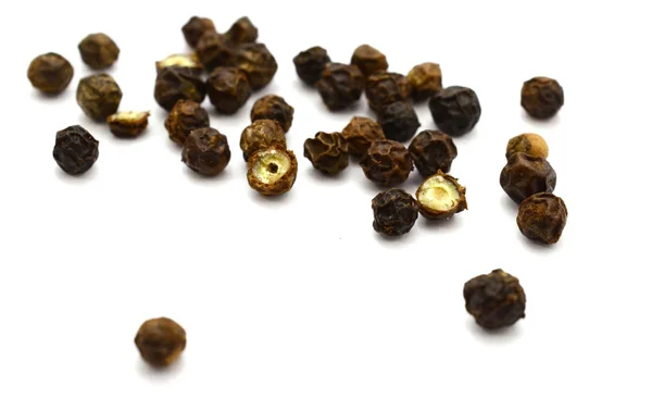 Peppercorns Isolado Fundo Branco — Fotografia de Stock