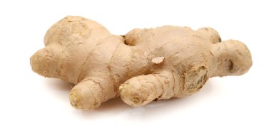 Beyaz arka planda izole edilmiş taze kızıl.