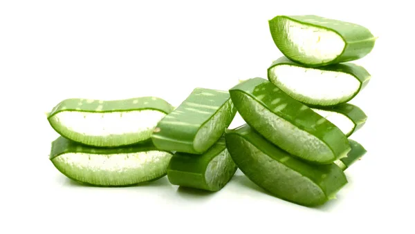 Hoja Fresca Aloe Vera Aislada Sobre Fondo Blanco — Foto de Stock