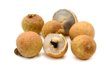 Tatlı Longan beyaz arka plan üzerinde izole 