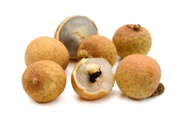 Beyaz bir arka plan üzerinde - egzotik meyve izole longan