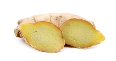 Dilimlenmiş taze zencefil kökleri