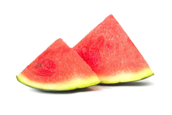 Aufgeschnittene reife Wassermelone isoliert auf weißem Hintergrund. — Stockfoto