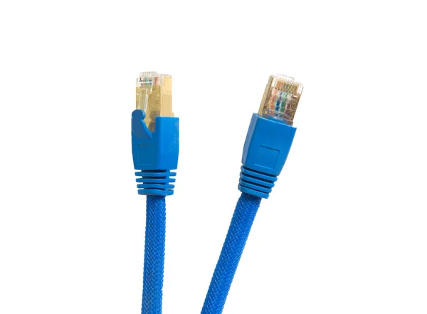 Blå-nätverkskablar isolerad på vit bakgrund — Stockfoto