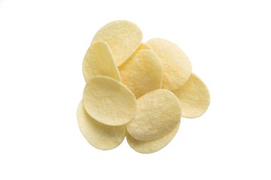 Patates cipsi beyaz arkaplanda izole.