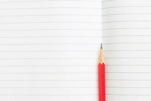 Cuaderno en blanco con lápiz sobre mesa de madera, concepto de negocio . — Foto de Stock