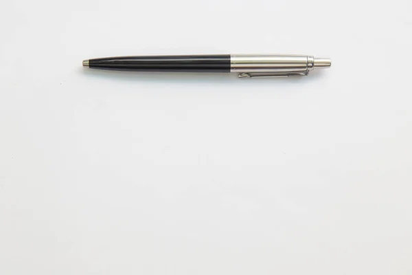 Pen on table, el instrumento blogger . —  Fotos de Stock