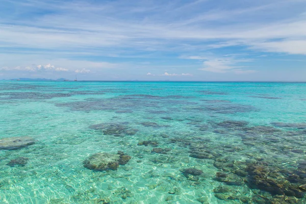 Rok Adası deniz manzarası, Krabi, Tayland.