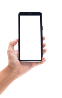 Beyaz arkaplanda kırpma yolu ile izole siyah ekranlı akıllı telefonu tutan kadın.