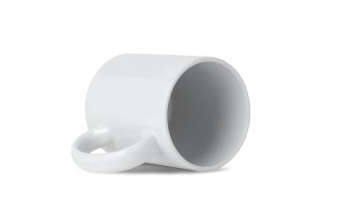 Tasarımınız için beyaz kupa maketi kırpma yolu ile beyaz arkaplanda izole.