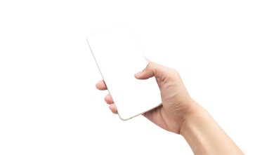 Beyaz arkaplanda kırpma yolu ile izole edilmiş boş ekran ile altın akıllı telefon kullanan bir erkek..