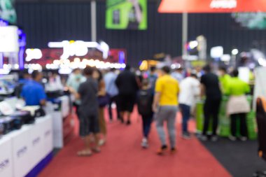 Sergi salonundaki soyut bulanık insanlar fuar fuarı geçmişi. İş fuarı, iş fuarı ya da borsa. Organizasyon ya da şirket etkinliği, ticari ticaret ya da alışveriş merkezi pazarlama reklam kavramı.