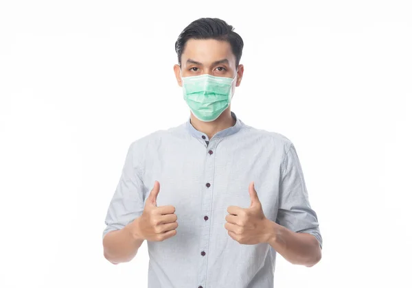 Ung Asiatisk Affärsman Bär Hygienisk Mask Och Visar Tummen Upp — Stockfoto